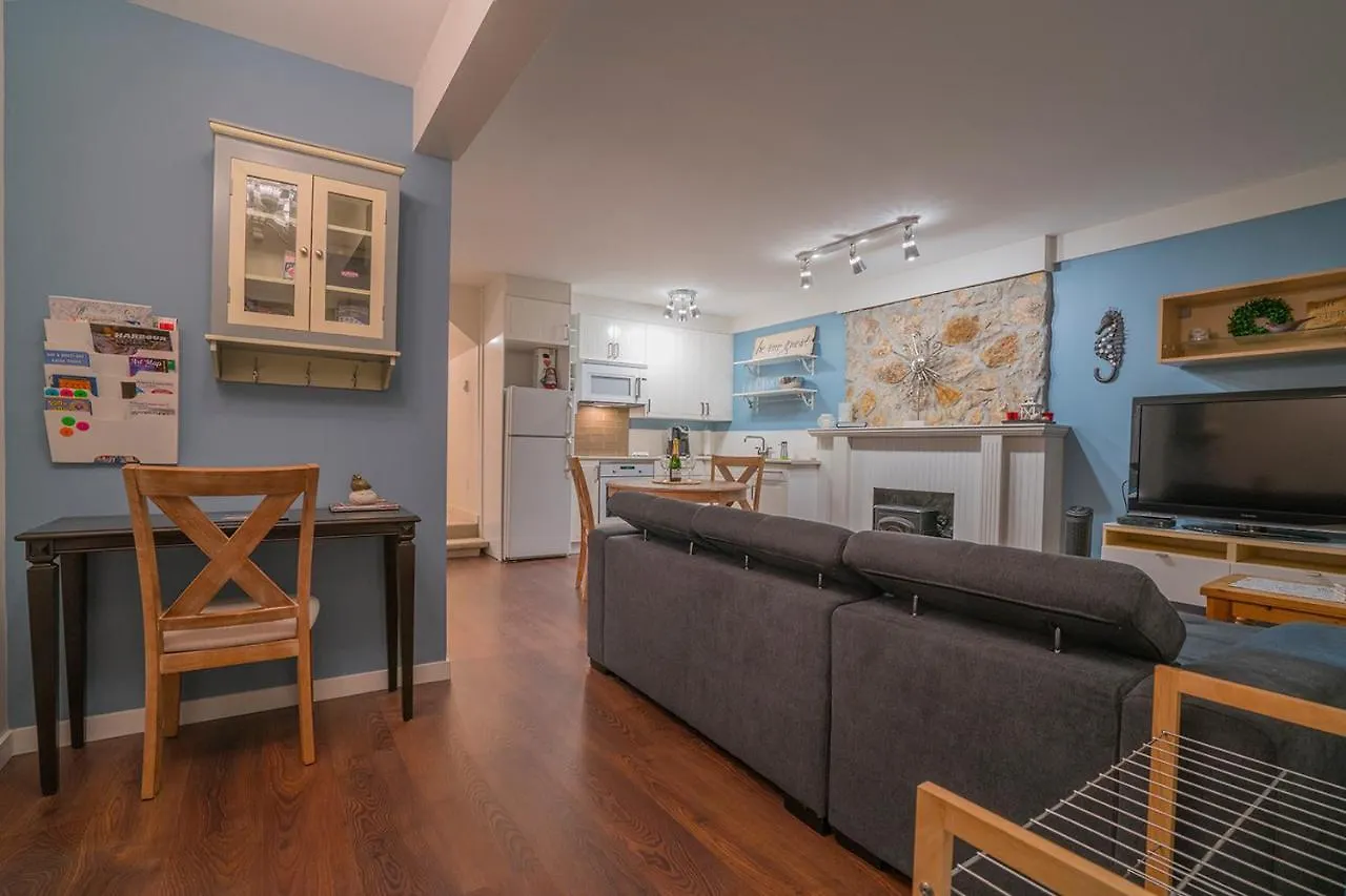 Apartment Coastal Fox Den